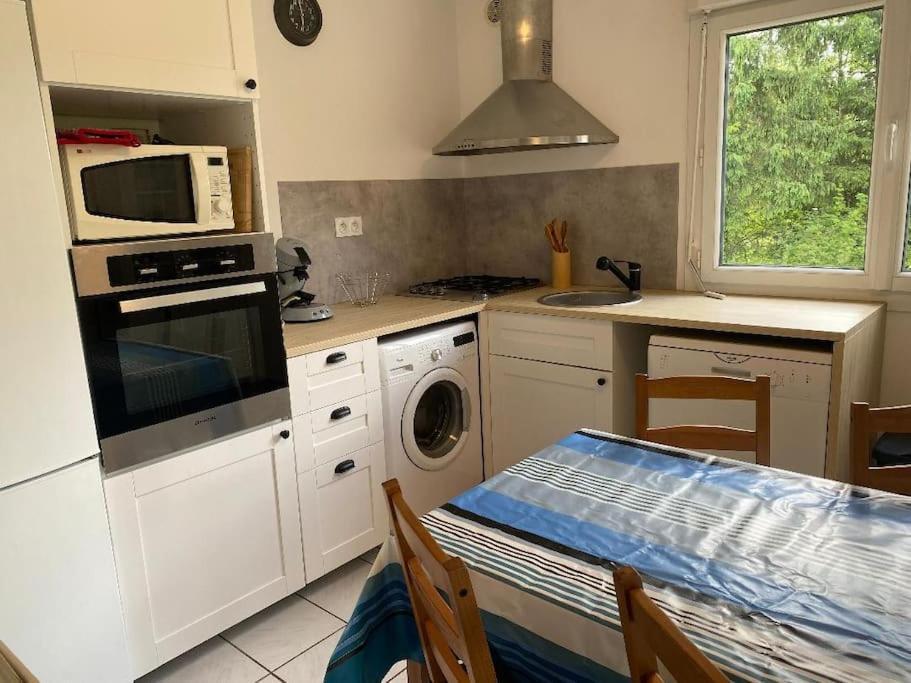 Petite Maison En Auvergne Giat Extérieur photo
