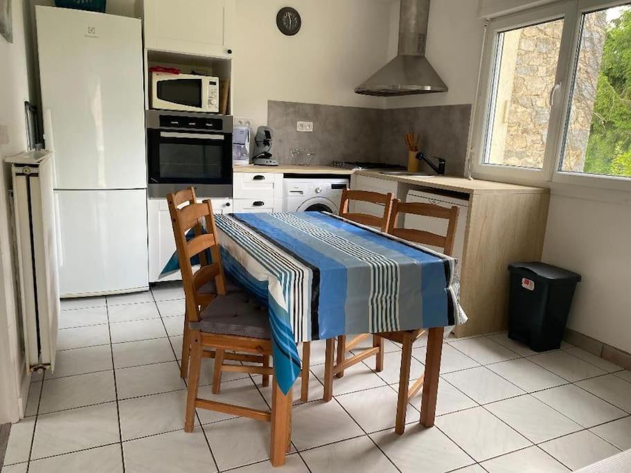 Petite Maison En Auvergne Giat Extérieur photo